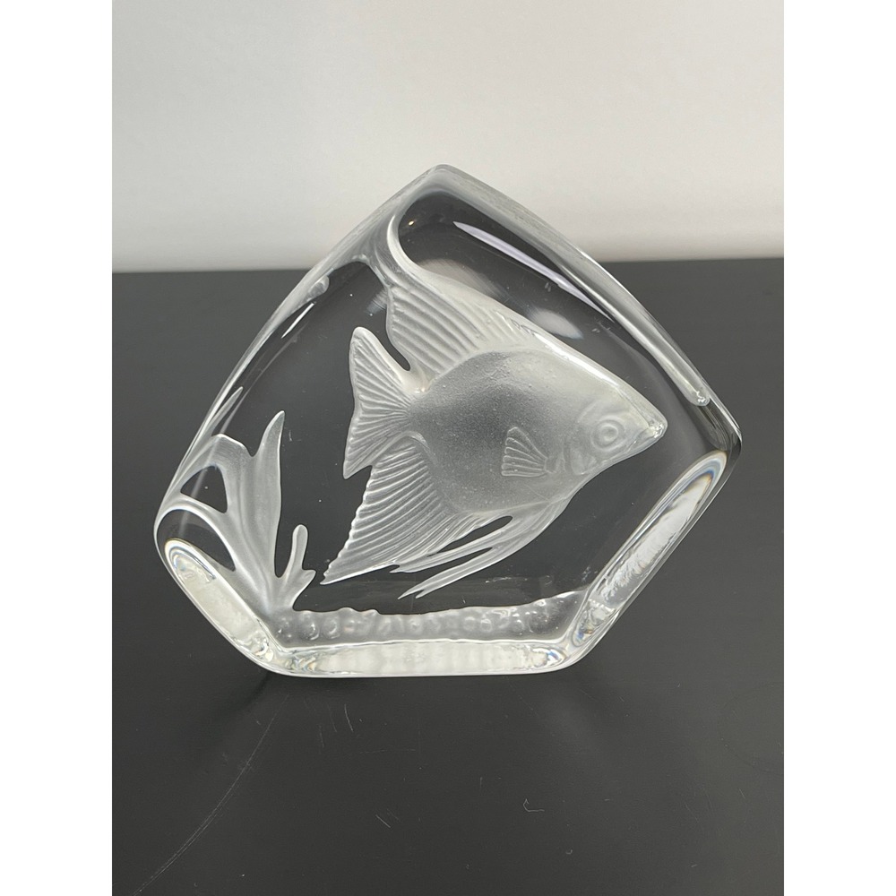 00387 - Art Glass Angelfish Frosted Sculpture Figurine Paperweight Clear Decor